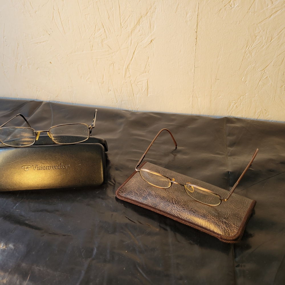 Visionworks Rectangular Metal Eyeglasses Gold / G… - image 3